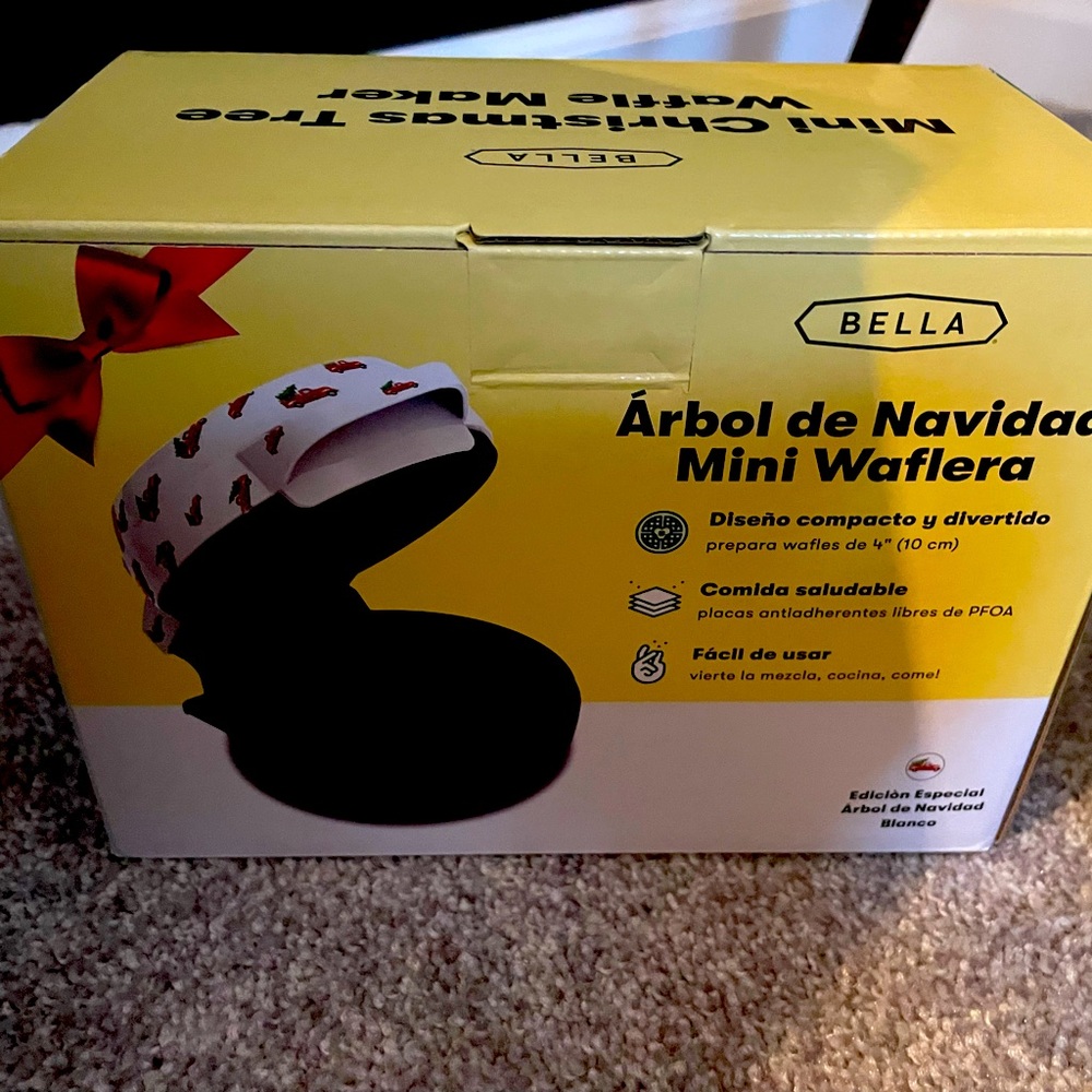 Mini Christmas Tree Waffle Maker